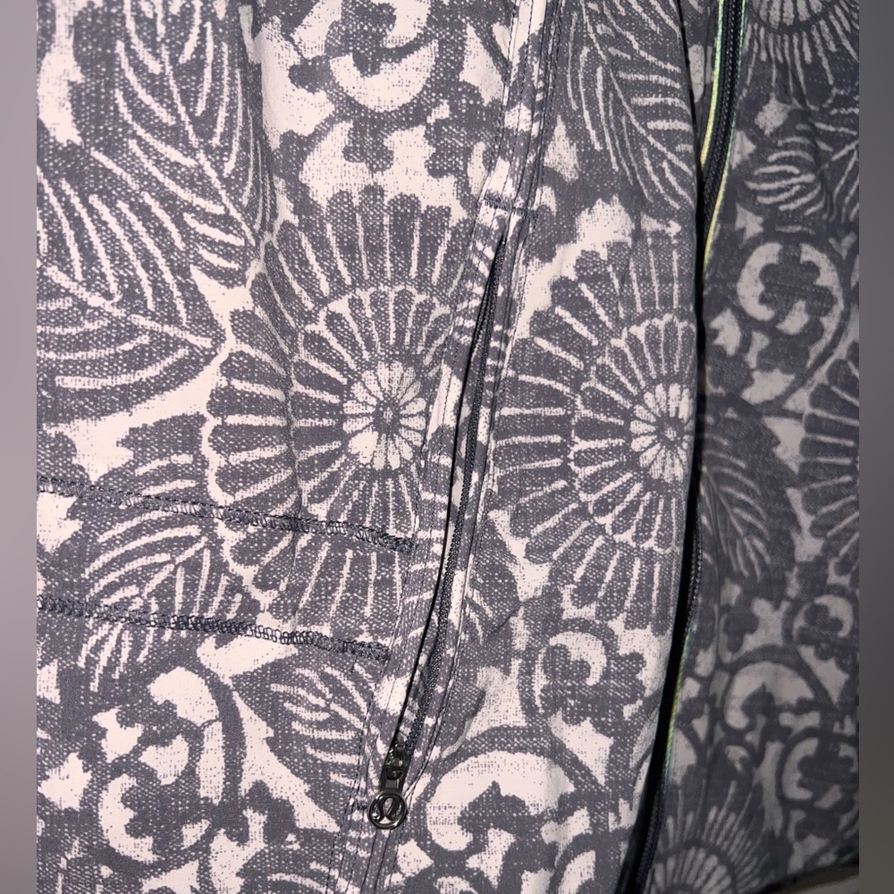 Lululemon Jacket - Picture 5 of 13